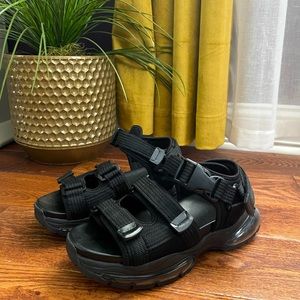 Zara Men’s Black Strap Sandals